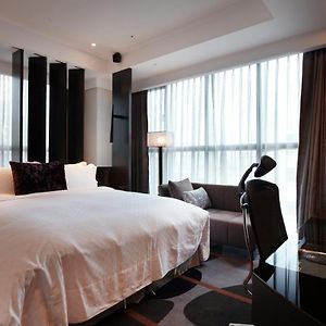 Corner King Room
